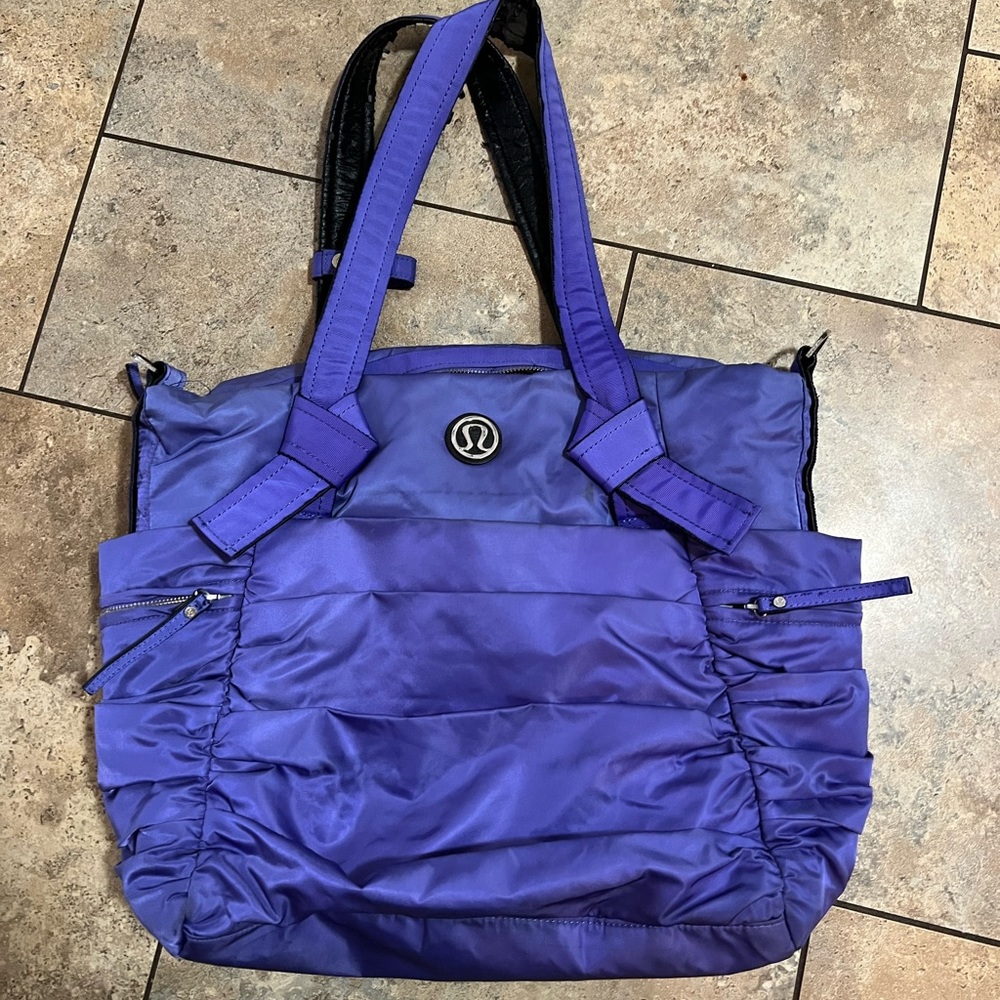 Lululemon tote bag